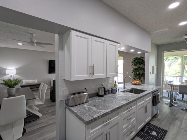 105 Half Moon Circle F2, Hypoluxo, FL 33462