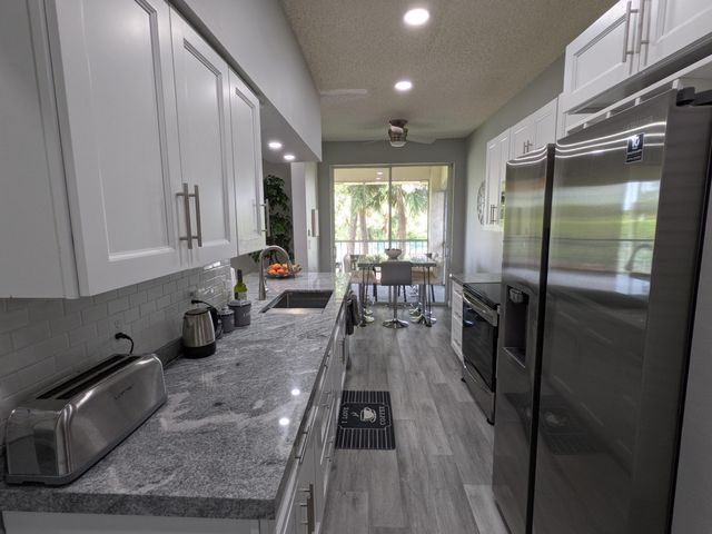 105 Half Moon Circle F2, Hypoluxo, FL 33462