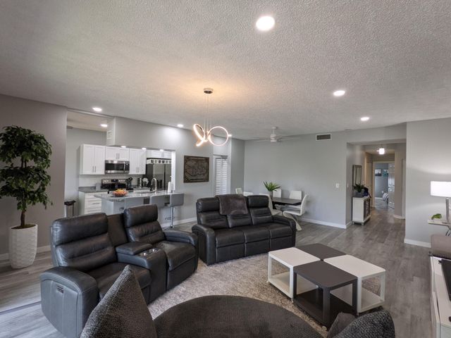 105 Half Moon Circle F2, Hypoluxo, FL 33462