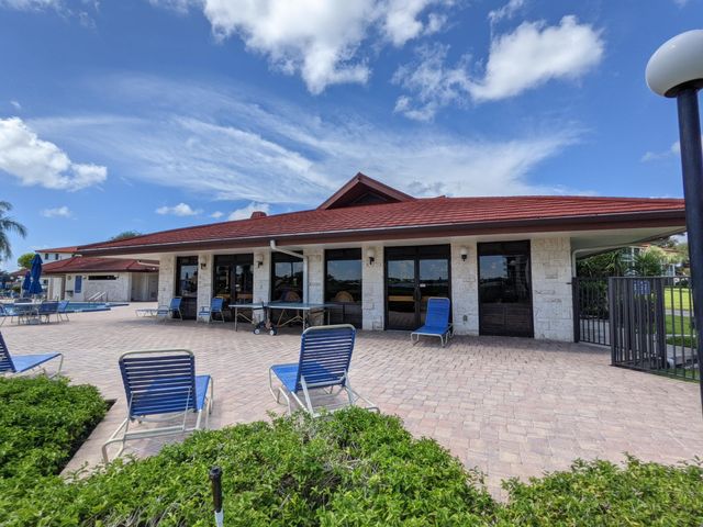 105 Half Moon Circle F2, Hypoluxo, FL 33462