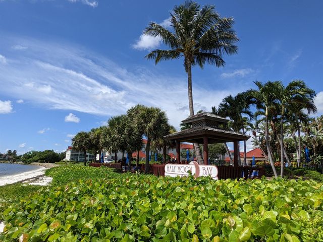 105 Half Moon Circle F2, Hypoluxo, FL 33462