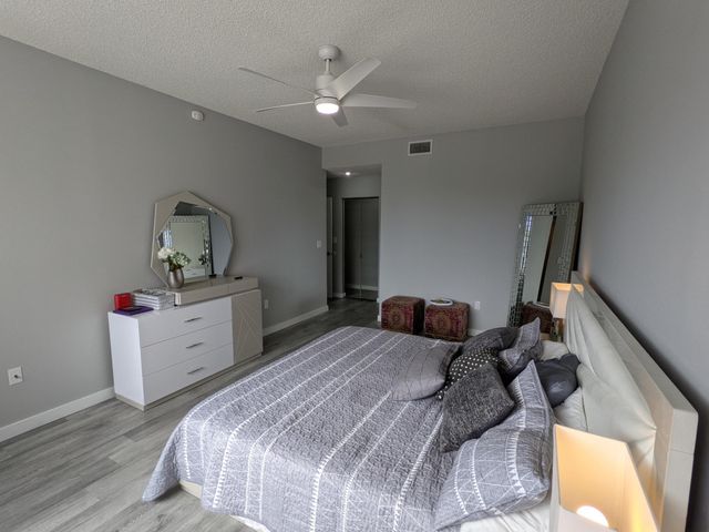 105 Half Moon Circle F2, Hypoluxo, FL 33462