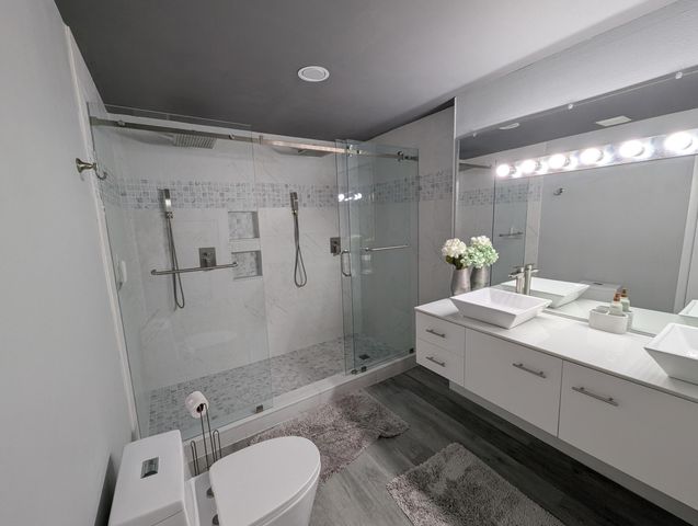 105 Half Moon Circle F2, Hypoluxo, FL 33462