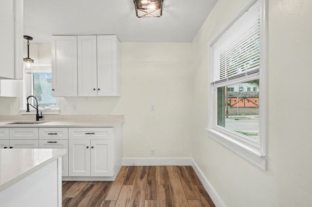 2601 Girard Avenue N, Minneapolis, MN 55411