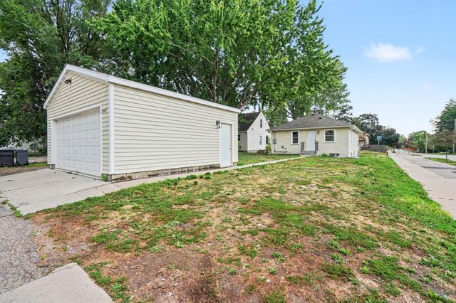 2601 Girard Avenue N, Minneapolis, MN 55411