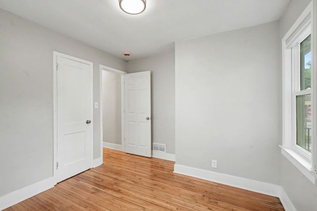 2601 Girard Avenue N, Minneapolis, MN 55411