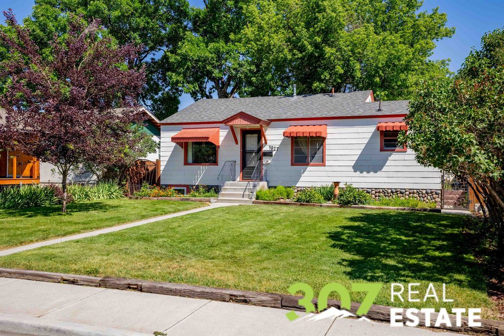1927 Beck Ave, Cody, WY 82414 photo 2