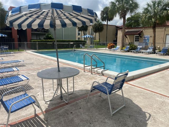 10784 N Kendall Dr D4, Miami, FL 33176