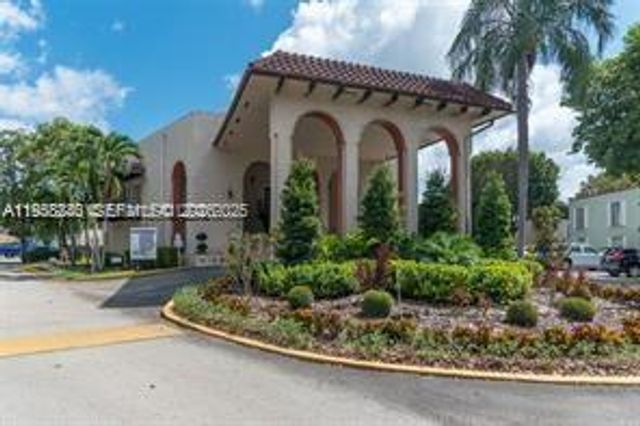 10784 N Kendall Dr D4, Miami, FL 33176