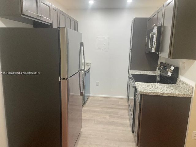 10784 N Kendall Dr D4, Miami, FL 33176