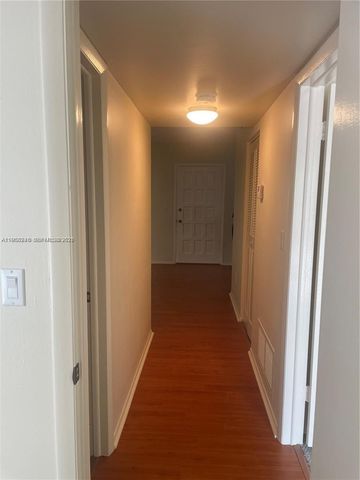 10784 N Kendall Dr D4, Miami, FL 33176