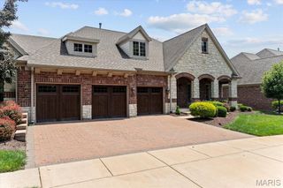 324 Meadowbrook Country Club Estate, Ballwin, MO 63011