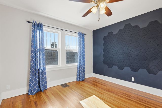 2621 Iowa Street, Davenport, IA 52803