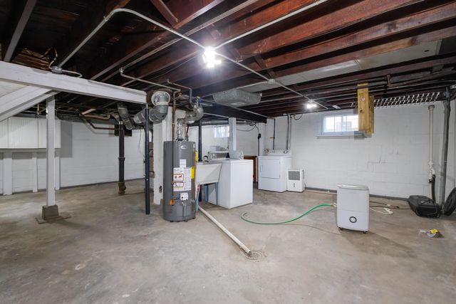 2621 Iowa Street, Davenport, IA 52803