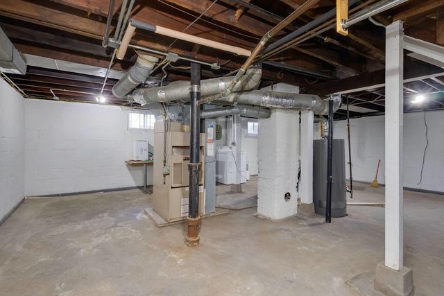 2621 Iowa Street, Davenport, IA 52803