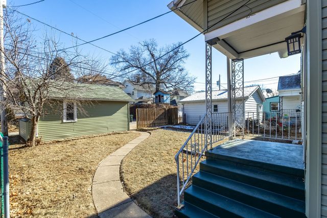 2621 Iowa Street, Davenport, IA 52803