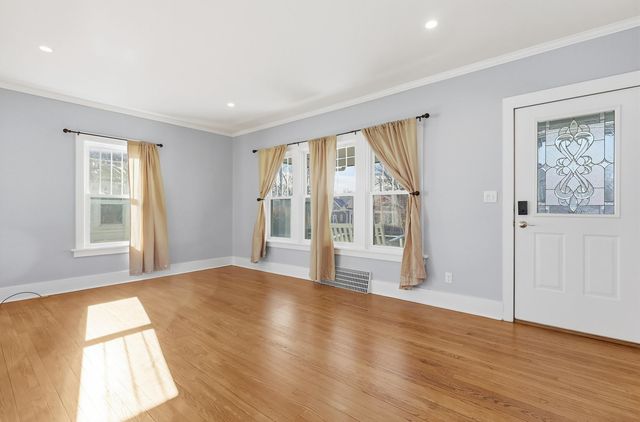 2621 Iowa Street, Davenport, IA 52803