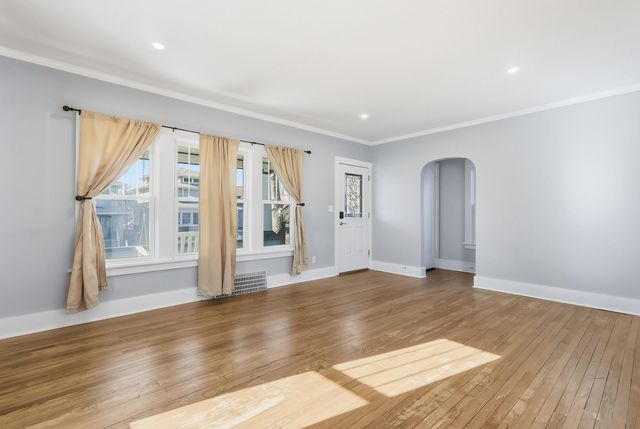 2621 Iowa Street, Davenport, IA 52803