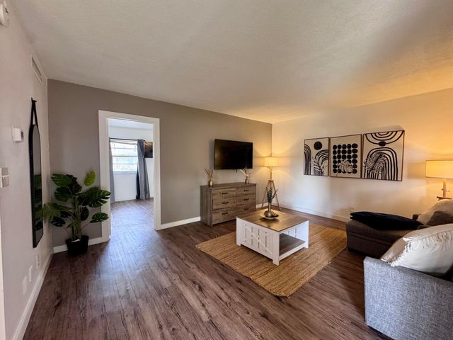 202 Lucerne Avenue Unit 9, Lake Worth Beach, FL 33460