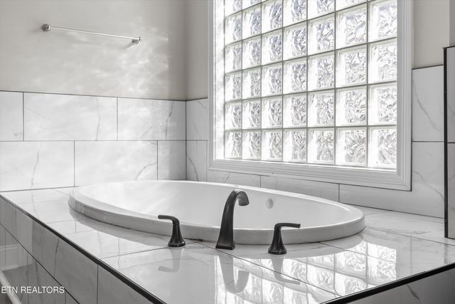 1768 Redgrave Rd, Knoxville, TN 37922