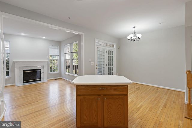 5112 GRIMM DR, Alexandria, VA 22304