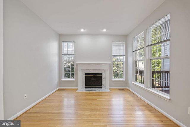 5112 GRIMM DR, Alexandria, VA 22304