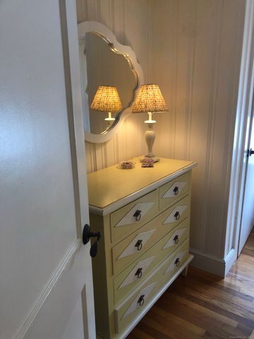 9 Rowland Place, Westport, CT 06880