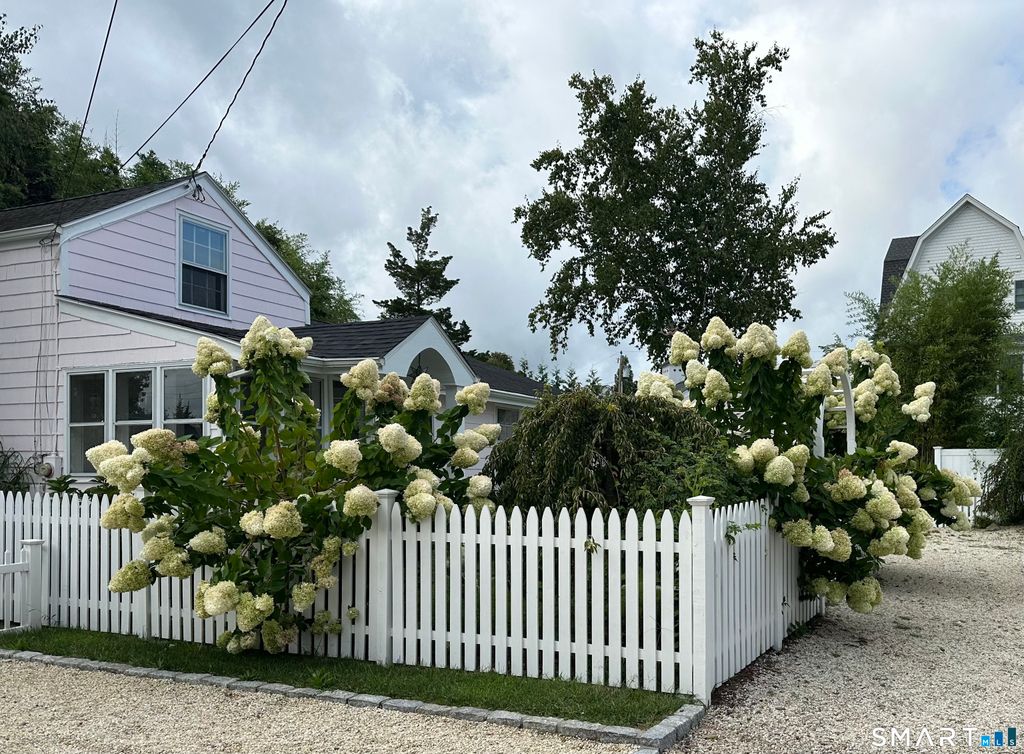 9 Rowland Place, Westport, CT 06880