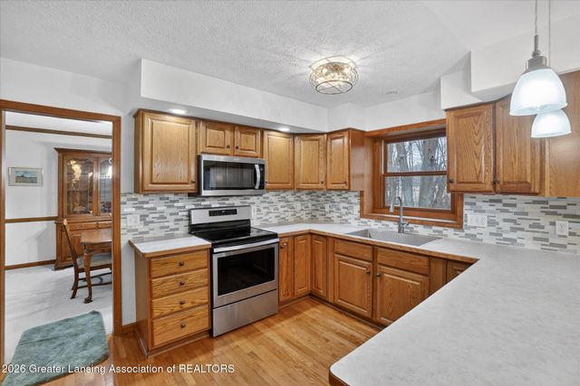 2460 Sanibel Hollow, Holt, MI 48842