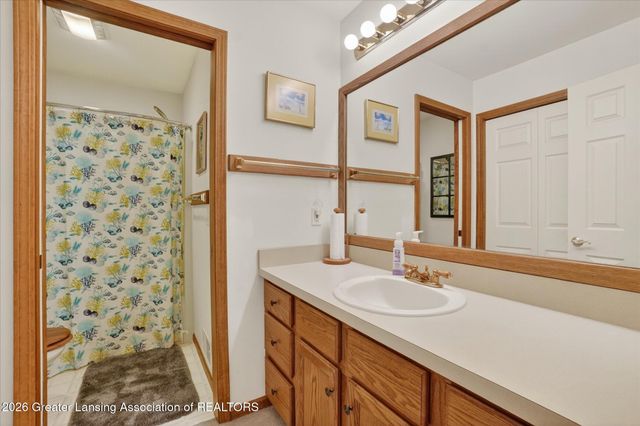 2460 Sanibel Hollow, Holt, MI 48842