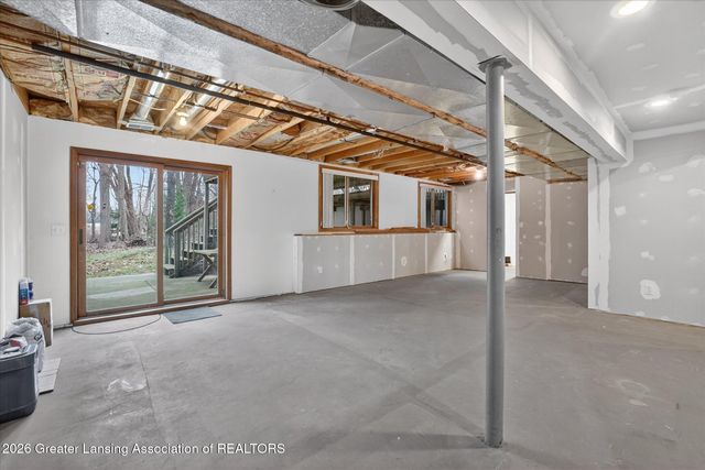 2460 Sanibel Hollow, Holt, MI 48842