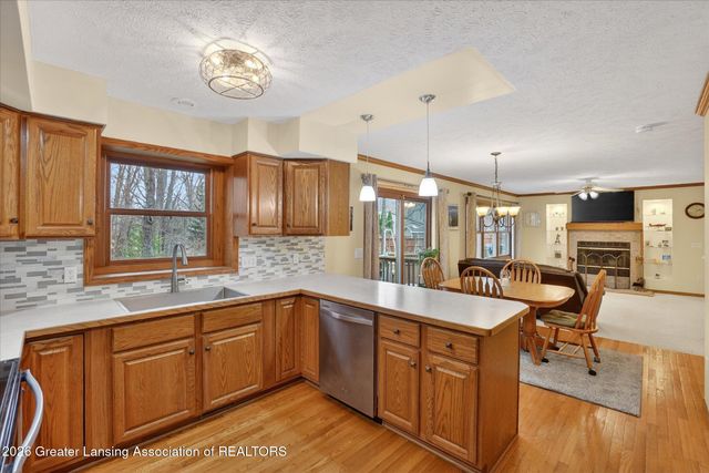 2460 Sanibel Hollow, Holt, MI 48842