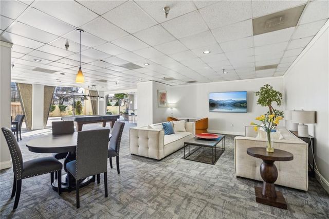 2479 Peachtree NE Road 1512, Atlanta, GA 30305