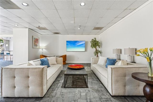 2479 Peachtree NE Road 1512, Atlanta, GA 30305