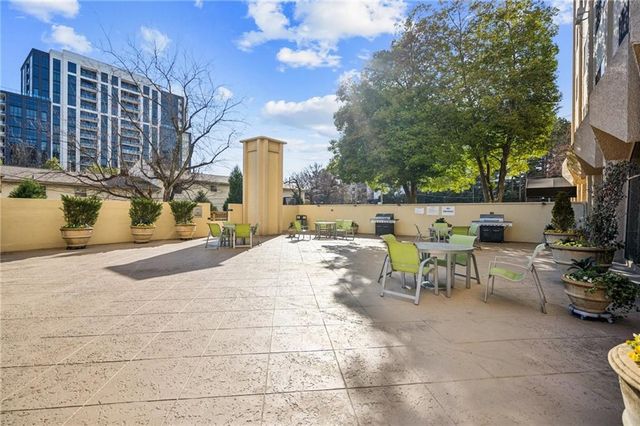 2479 Peachtree NE Road 1512, Atlanta, GA 30305