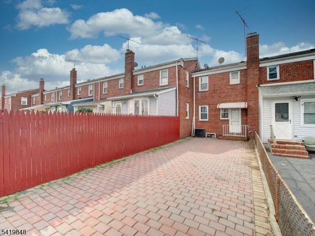 824 N Stiles St, Linden City, NJ 07036