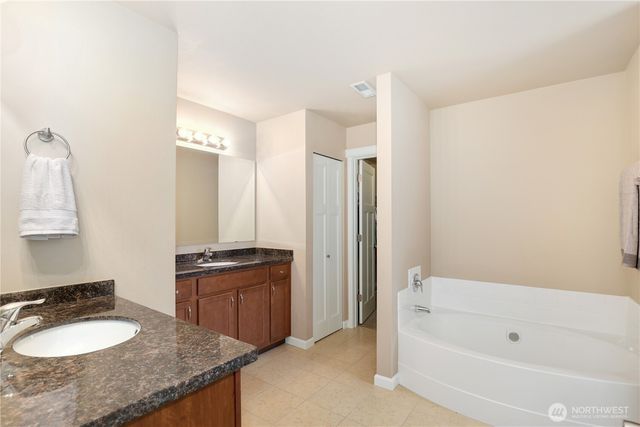 3831 19th Avenue NE, Olympia, WA 98506