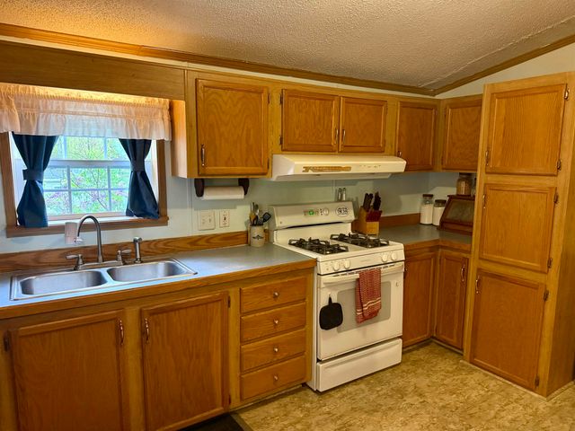 90 Merriam Hill Rd Apt 2, Greenville, NH 03048