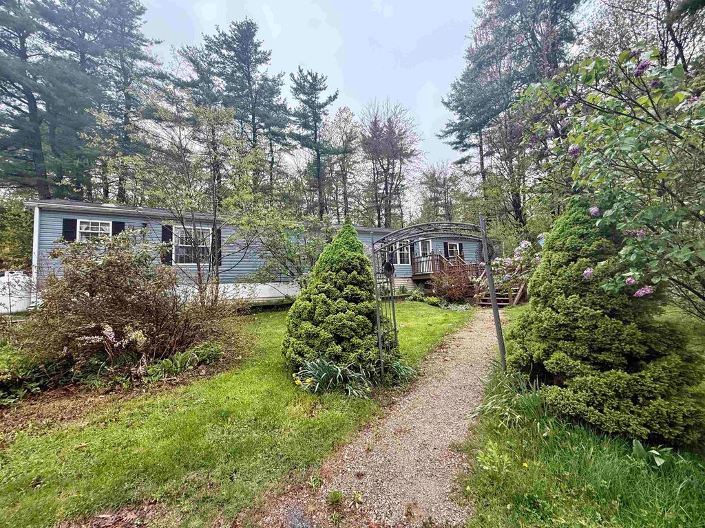 90 Merriam Hill Rd Apt 2, Greenville, NH 03048