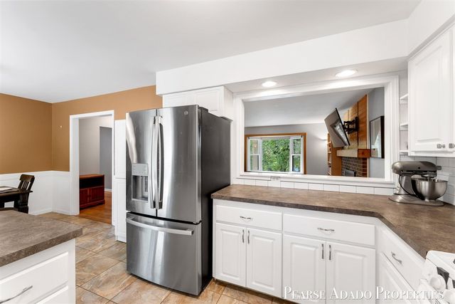 5822 Burgis Avenue, Grand Rapids, MI 49508