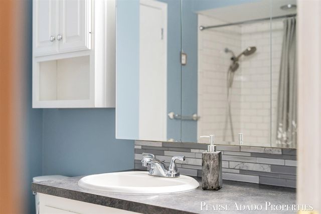 5822 Burgis Avenue, Grand Rapids, MI 49508