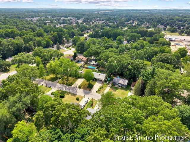 5822 Burgis Avenue, Grand Rapids, MI 49508