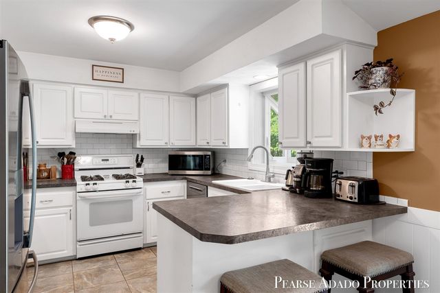 5822 Burgis Avenue, Grand Rapids, MI 49508