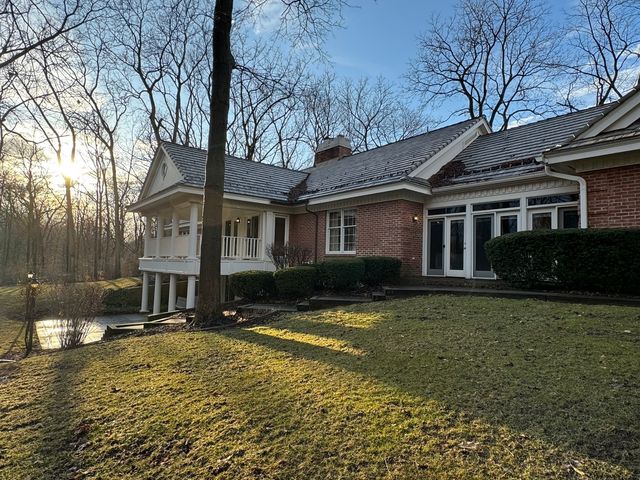 83 Oak Creek Drive, Yorkville, IL 60560