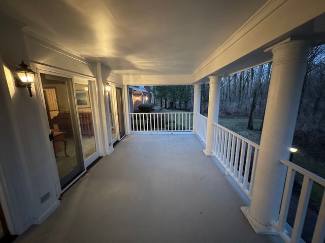 83 Oak Creek Drive, Yorkville, IL 60560