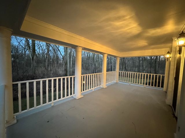 83 Oak Creek Drive, Yorkville, IL 60560