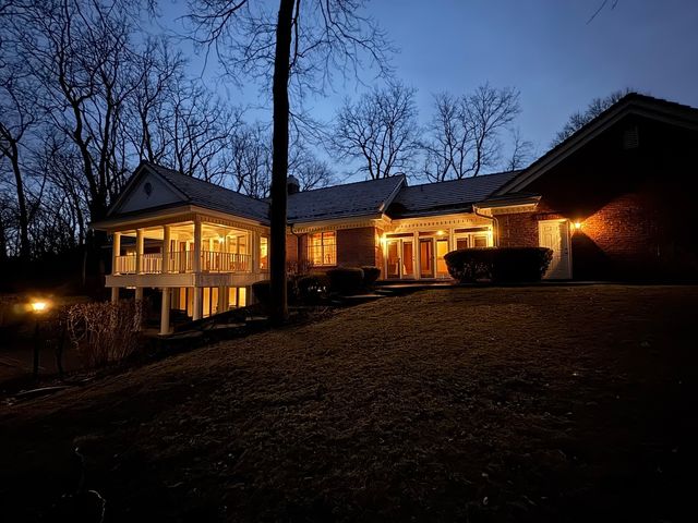 83 Oak Creek Drive, Yorkville, IL 60560