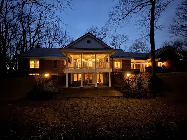 83 Oak Creek Drive, Yorkville, IL 60560