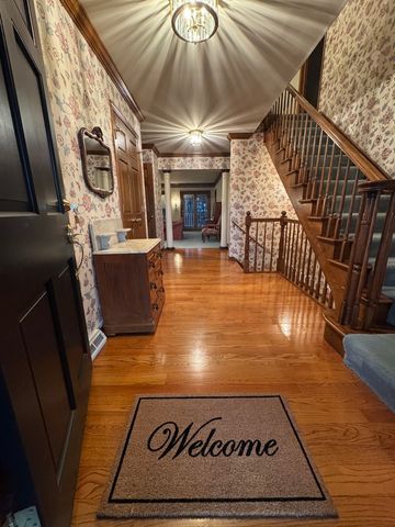 83 Oak Creek Drive, Yorkville, IL 60560