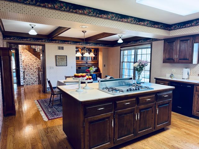 83 Oak Creek Drive, Yorkville, IL 60560